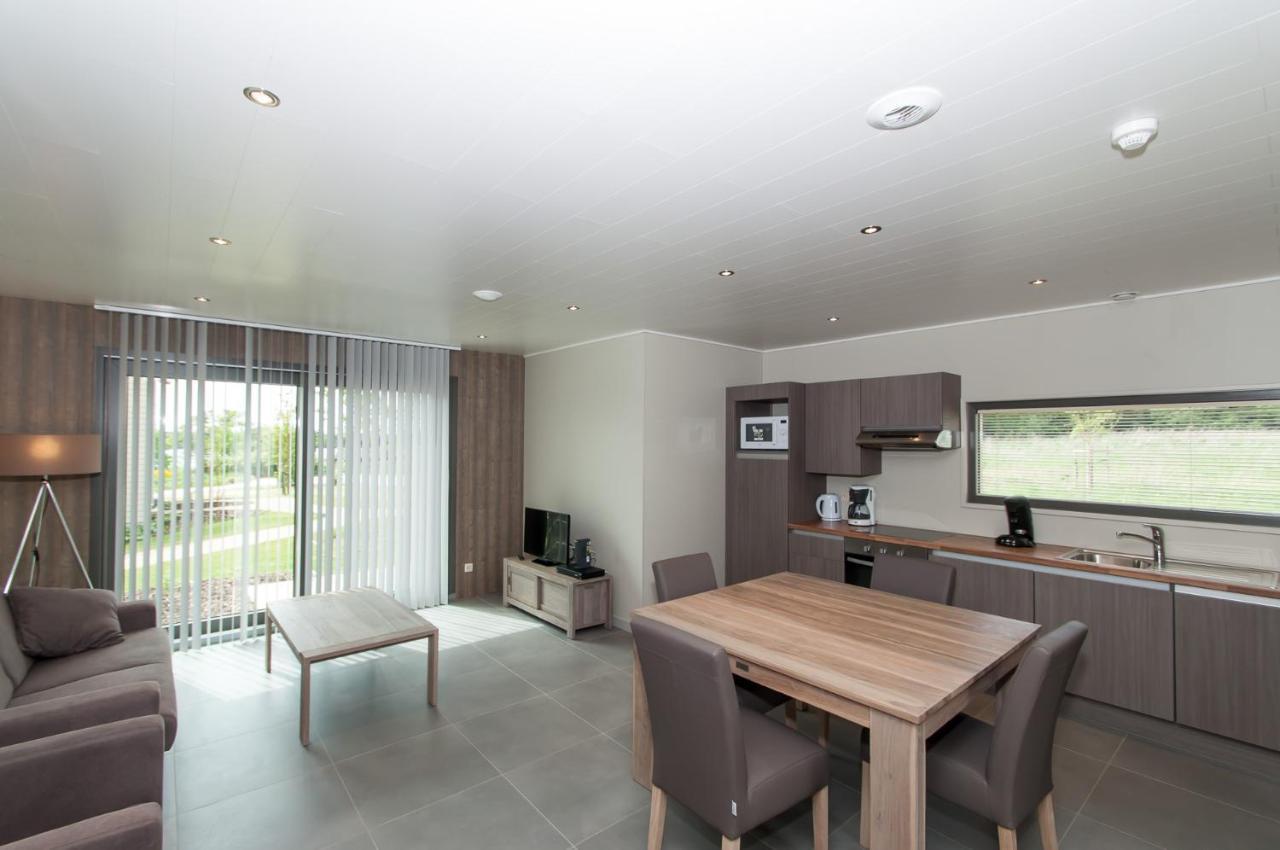 Golden Lakes Village Ardennes Boussu-lez-Walcourt Bagian luar foto