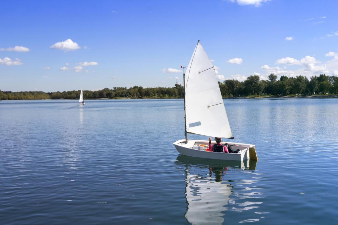 Golden Lakes Village Ardennes Boussu-lez-Walcourt Bagian luar foto